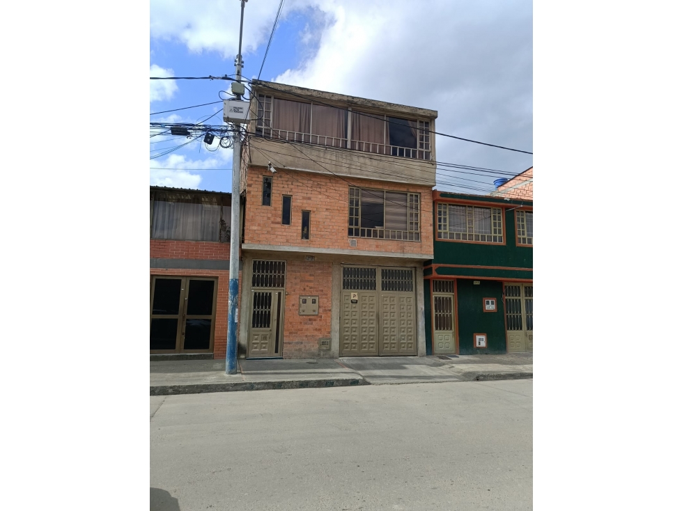 BODEGA JUNTO CON SU CASA EN VENTA SIBATE - 5