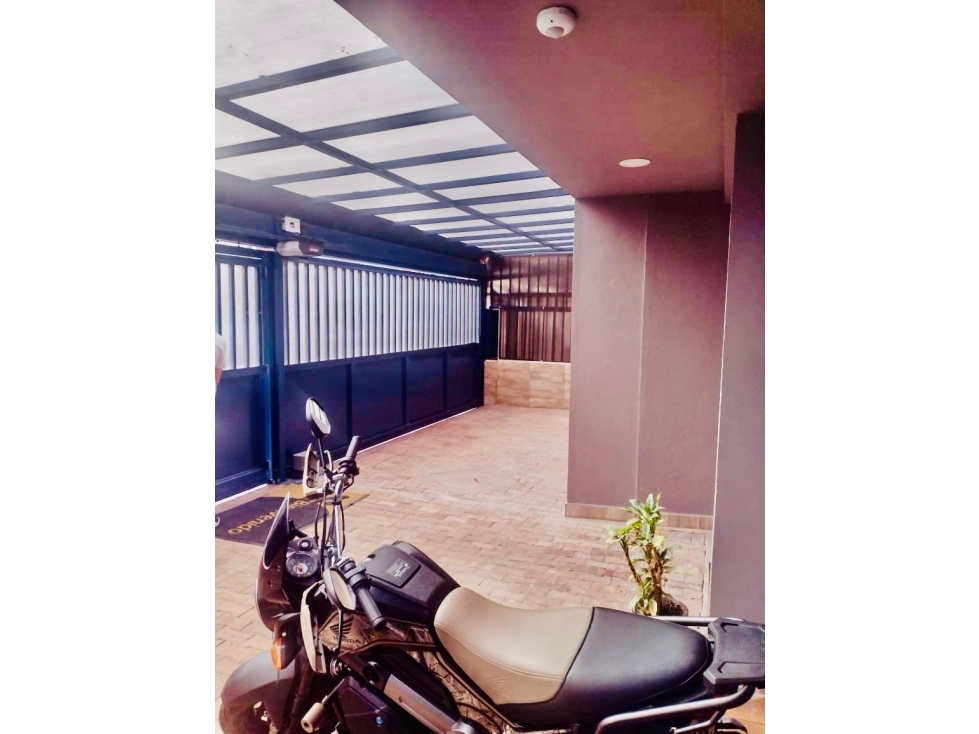 CASA EN VENTA EN BOGOTA QUEDAS GALERIAS — foto 2