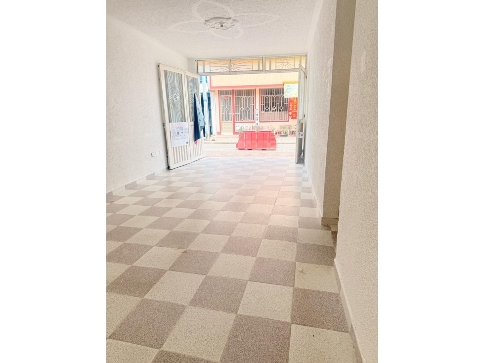 SE ARRIENDA LOCAL COMERCIAL B.GRAN COLOMBIA L # 3 - 6