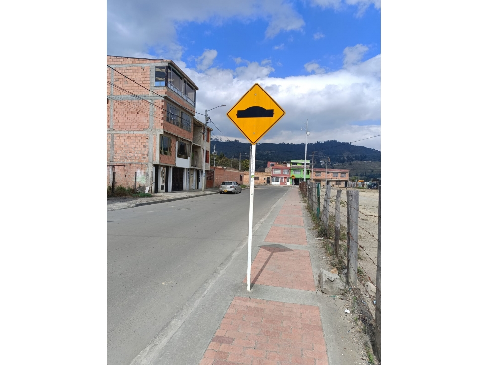 BODEGA JUNTO CON SU CASA EN VENTA SIBATE - 4
