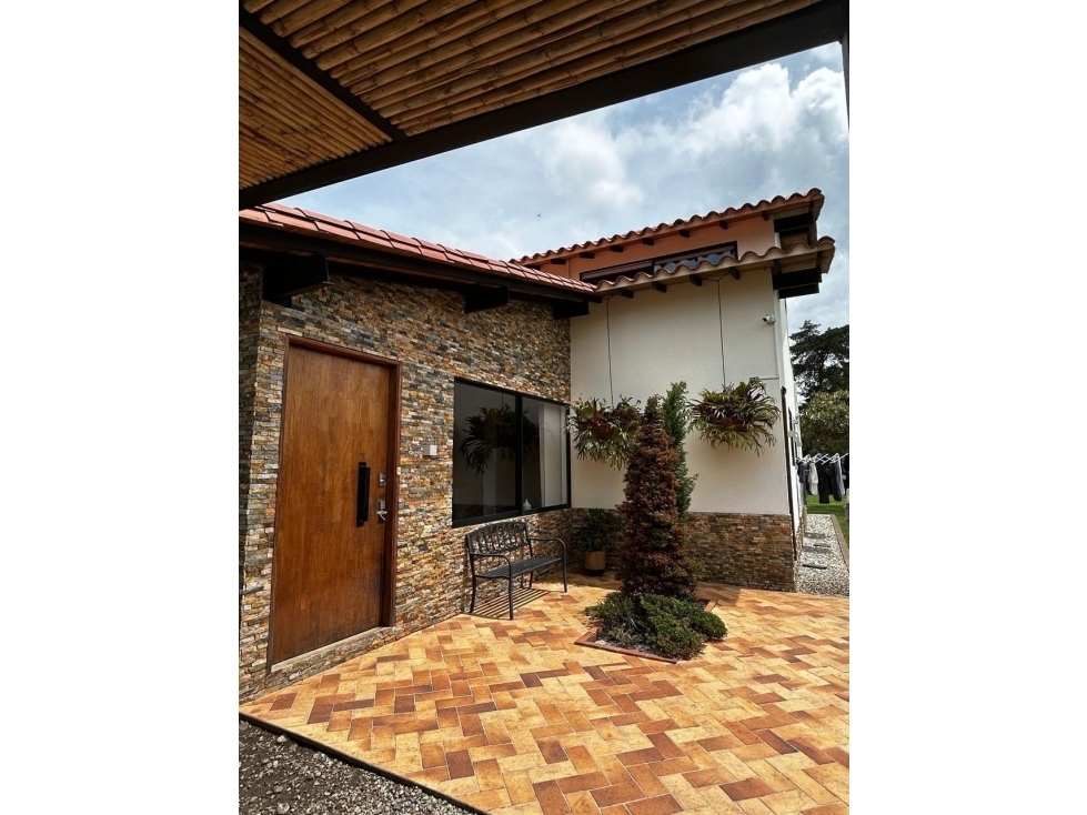 Casa campestre en venta en Llanogrande — foto 3