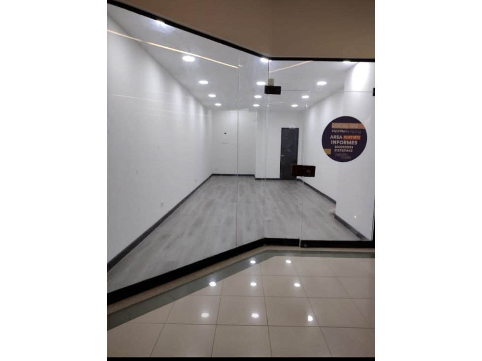 local plaza — foto 4