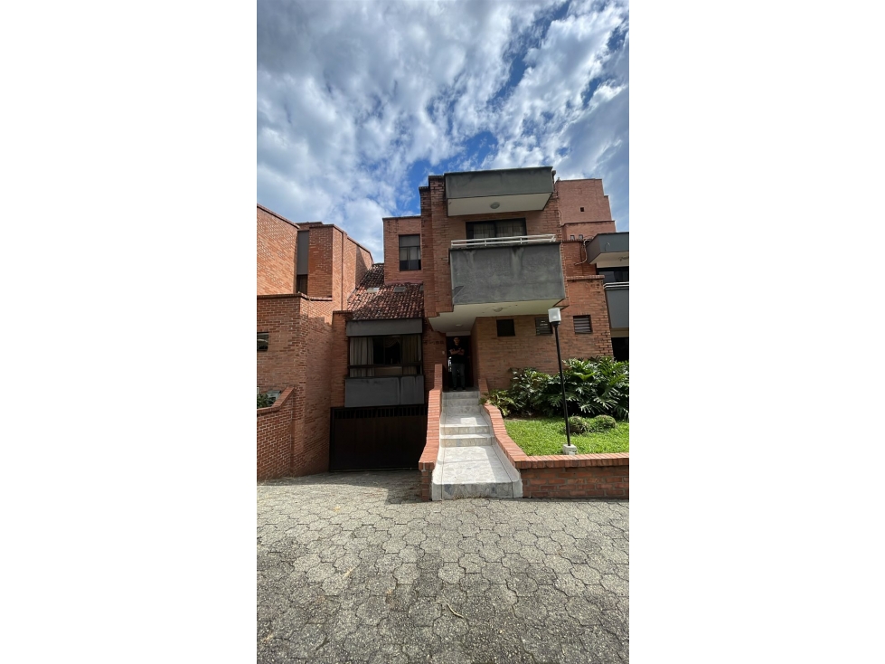 casa pinares ~ permuta