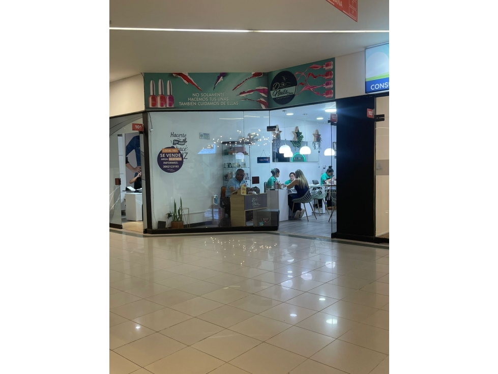 local plaza — foto 3