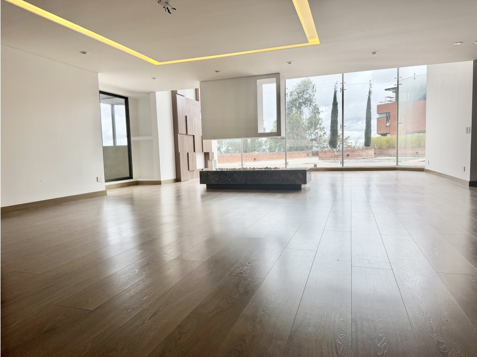 Apto. Venta/Arriendo Terraza de 400 m² y Vista Panorámica Chicó Alto
