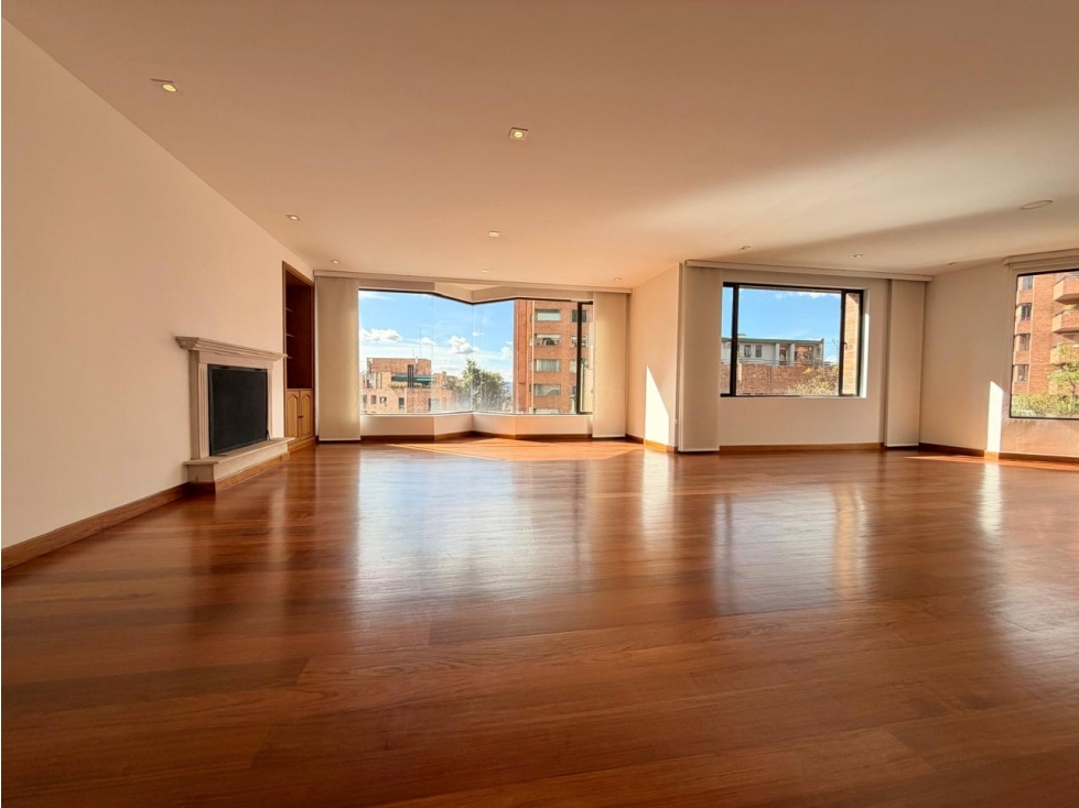 Precioso Apartamento Remodelado muy iluminado en Rosales Bajo — foto 3