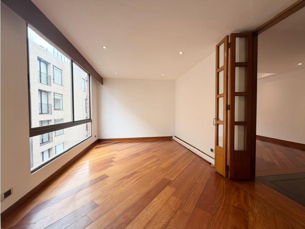 Apartamento en Chicó Navarra de tres niveles en Venta — foto 3
