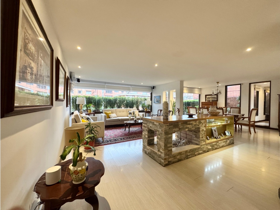 Apartamento en Venta en Rosales Primer Piso con Excelentes Terrazas — foto 2