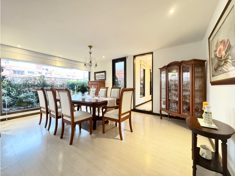 Apartamento en Venta en Rosales Primer Piso con Excelentes Terrazas — foto 3