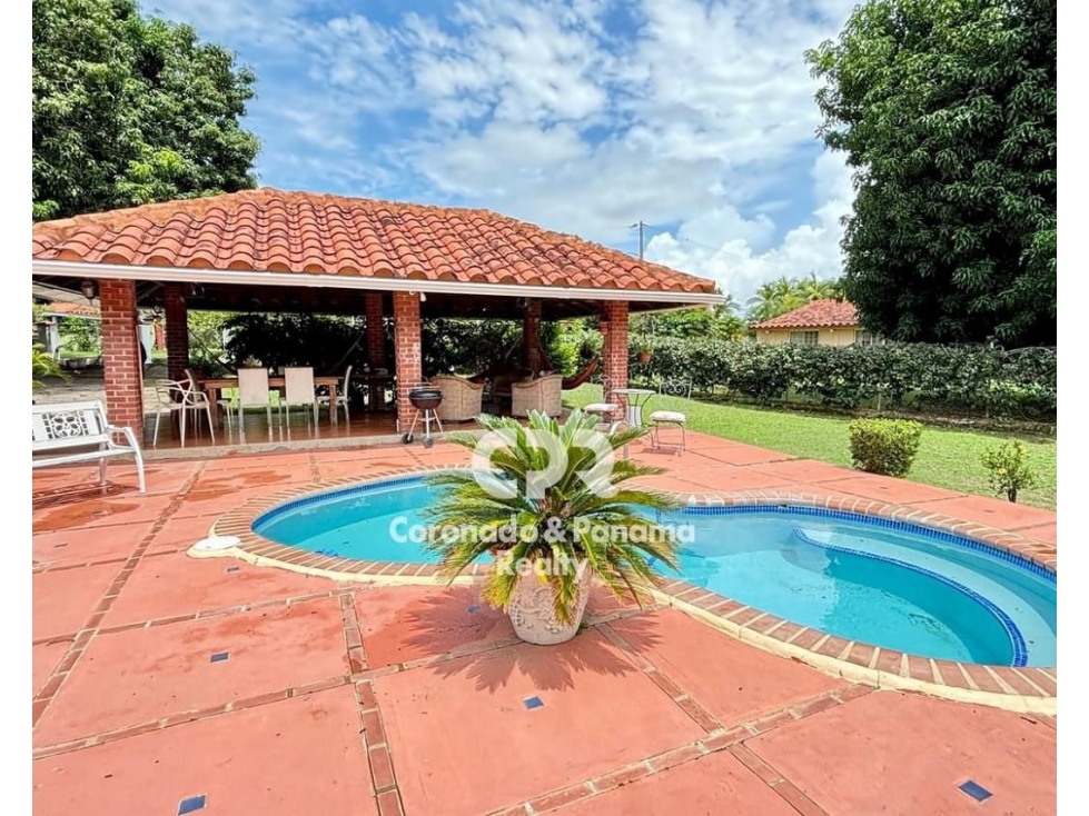Casa en venta en Coronado, Vía Colonial