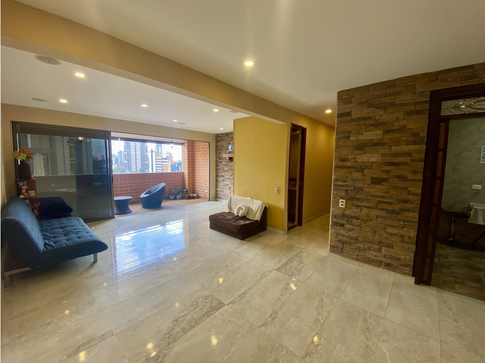 Se vende apartamento en El Poblado - Sector Oviedo 135 m2 — foto 2