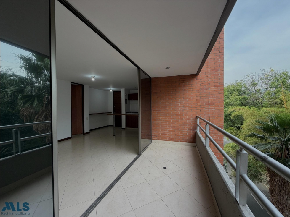 APARTAMENTO EN VENTA EL POBLADO PATIO BONITO — foto 2