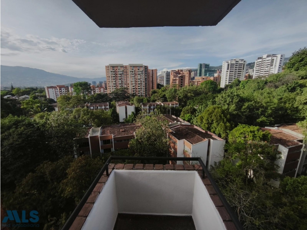 APARTAMENTO EN VENTA EL POBLADO PATIO BONITO — foto 2