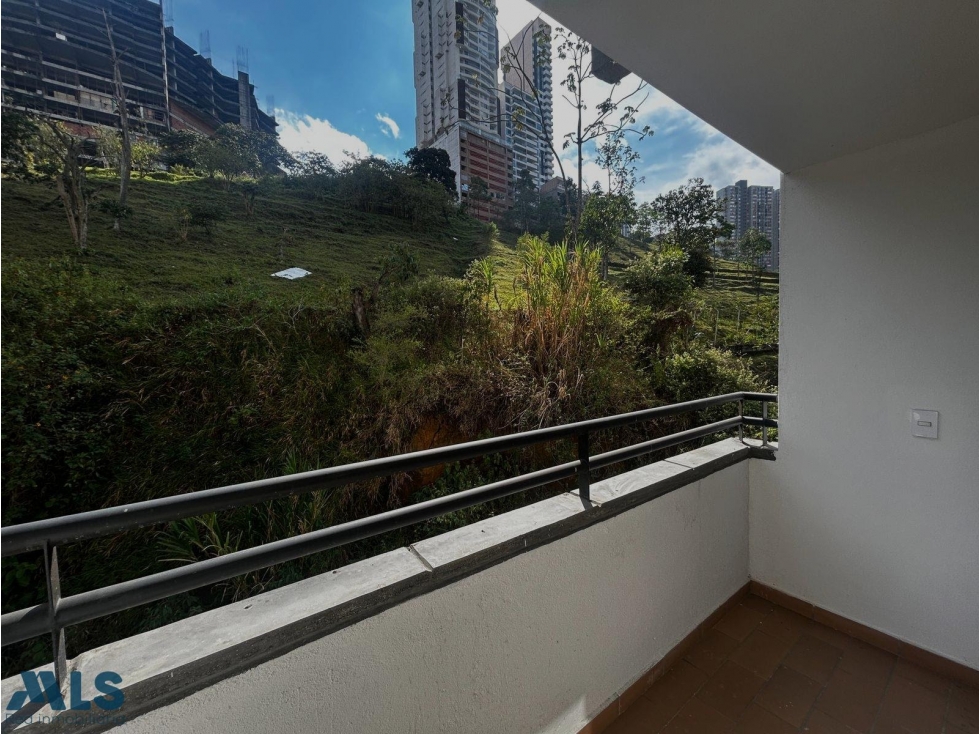 APARTAMENTO EN VENTA EN SABANETA AVES MARIA — foto 2