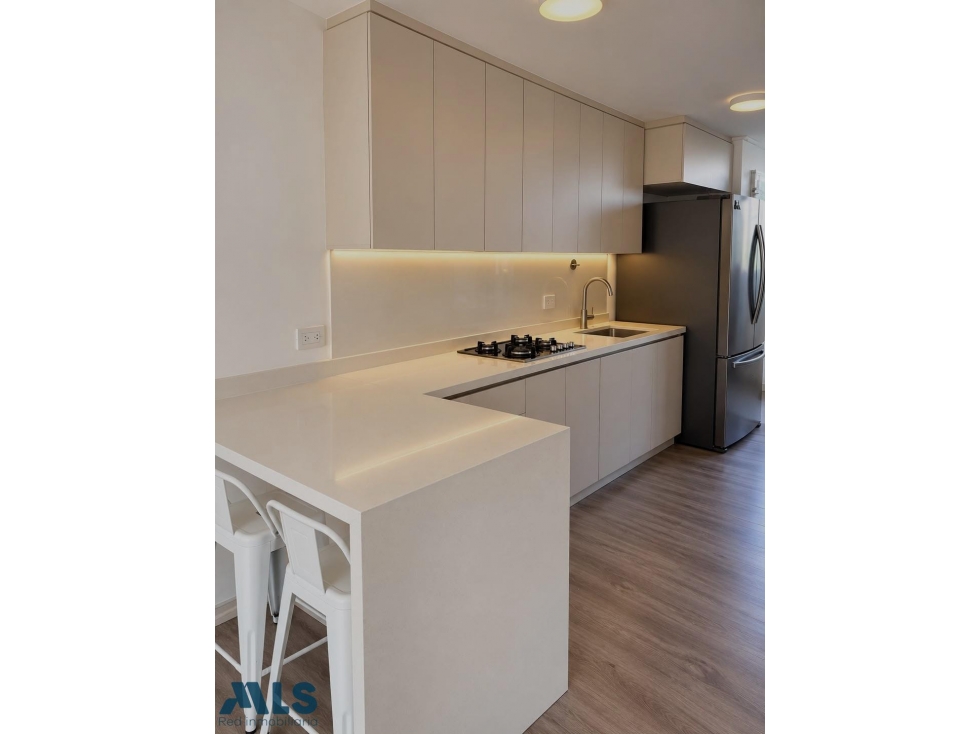 APARTAMENTO EN VENTA EL POBLADO LOMA LOS GONZALEZ — foto 4