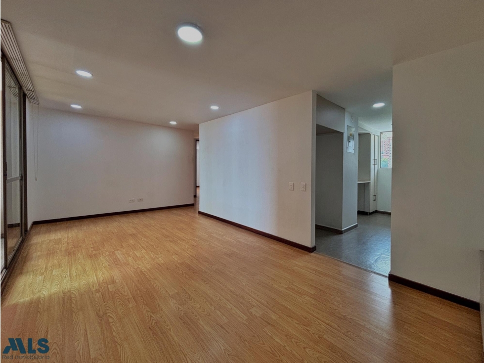 APARTAMENTO EN VENTA EN LAS PALMAS MEDELLÍN — foto 3