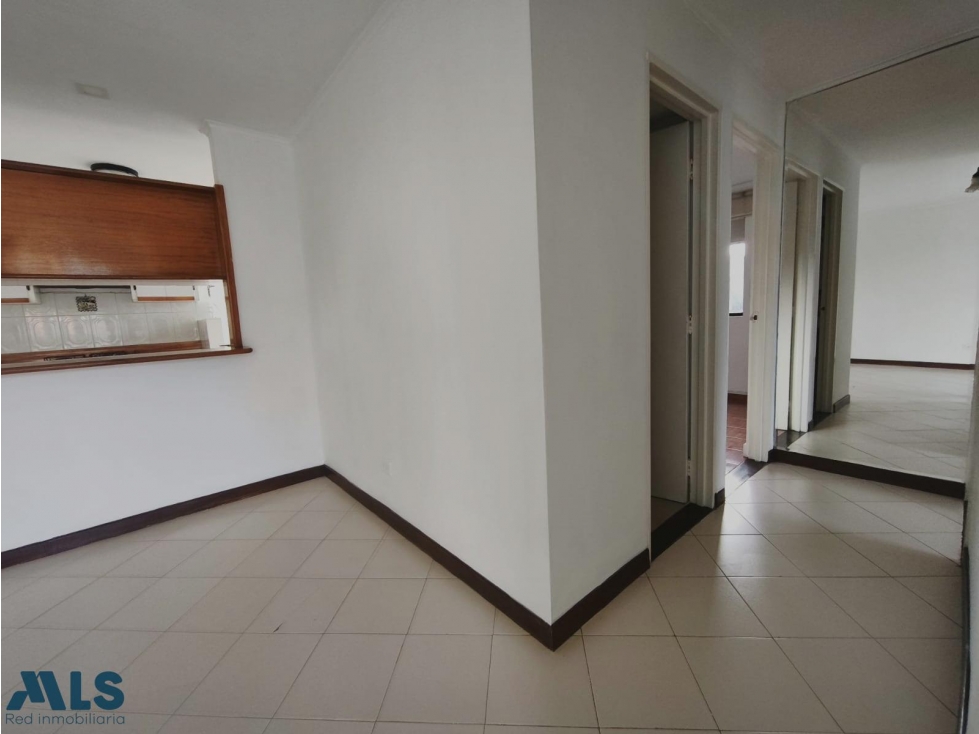 APARTAMENTO EN VENTA EL POBLADO PATIO BONITO — foto 4