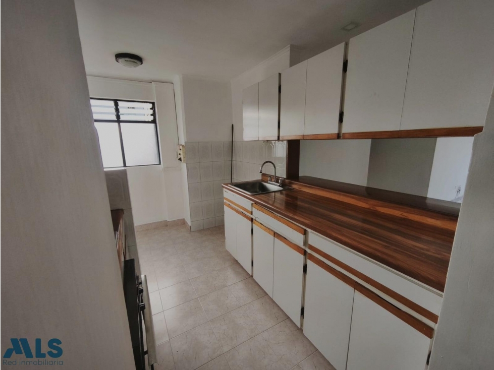 APARTAMENTO EN VENTA EL POBLADO PATIO BONITO — foto 6