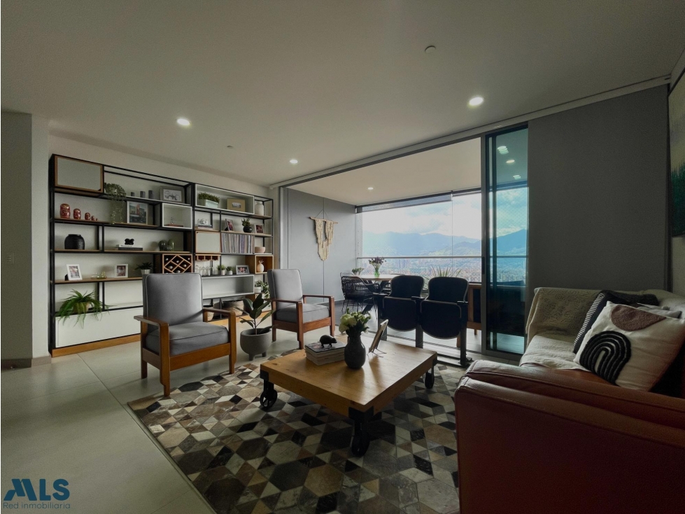 APARTAMENTO EN VENTA EN ENVIGADO LOMA BENEDICTINOS — foto 2