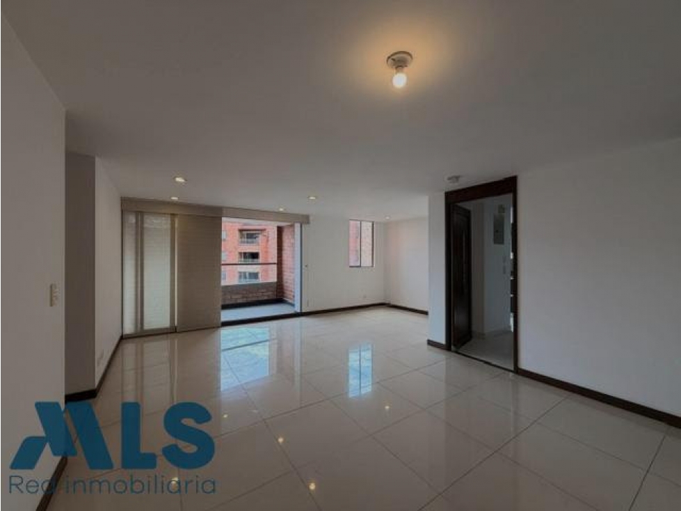 APARTAMENTO EN VENTA EL POBLADO SANTA MARÍA DE LOS ÁNGELES — foto 2