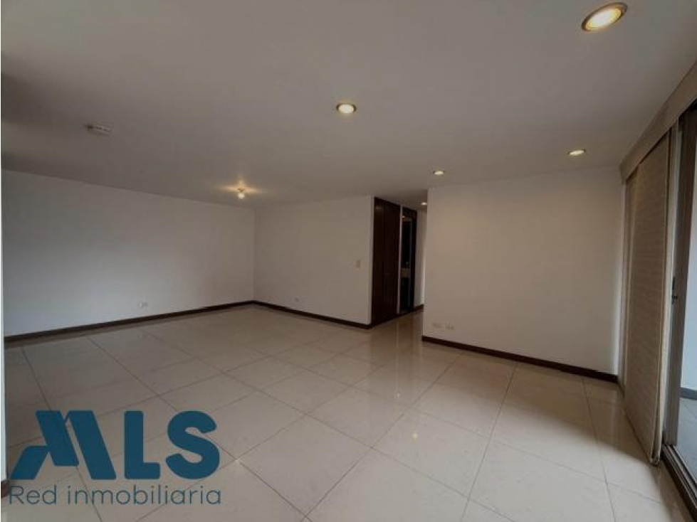 APARTAMENTO EN VENTA EL POBLADO SANTA MARÍA DE LOS ÁNGELES — foto 3