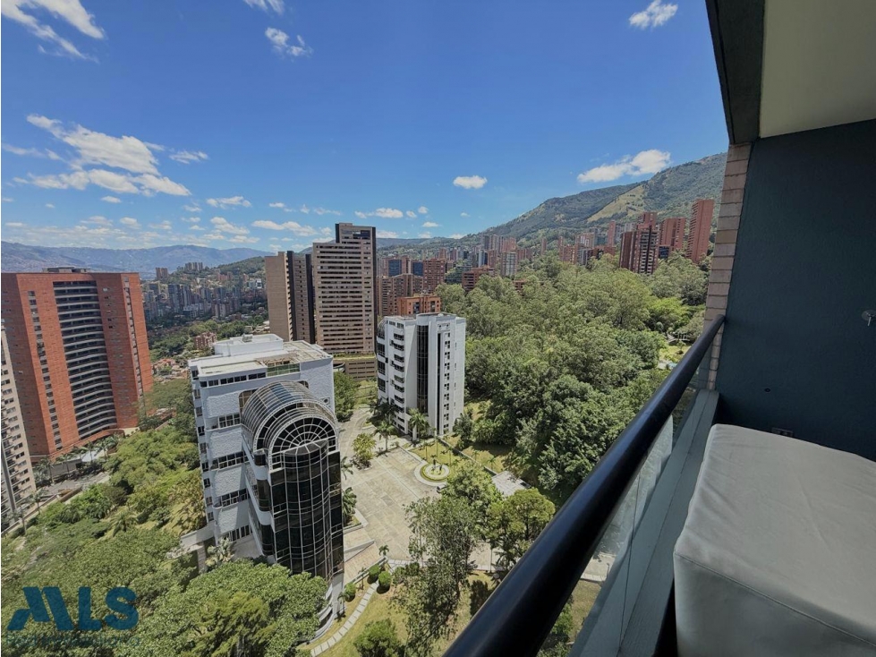 APARTAMENTO EN VENTA EN EL POBLADO EL TESORO — foto 5