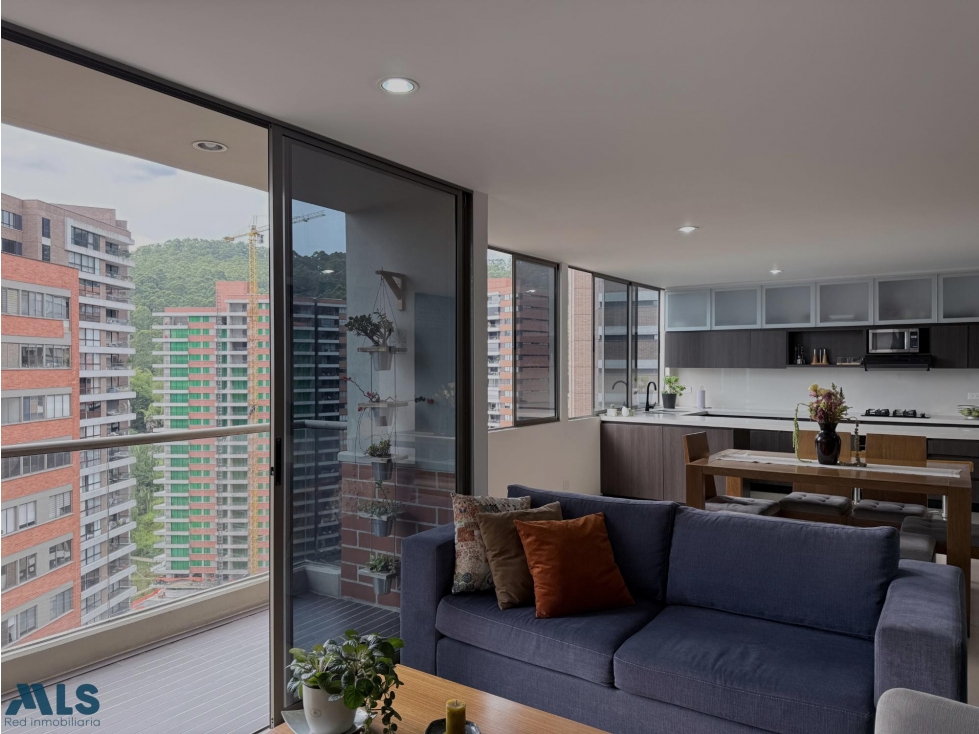 APARTAMENTO EN VENTA MEDELLIN ALTOS DEL POBLADO — foto 3