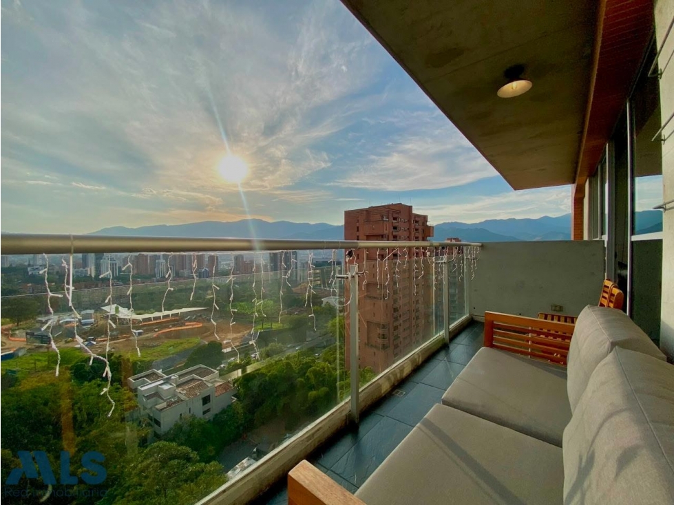 APARTAMENTO EN VENTA EL POBLADO LOS BALSOS