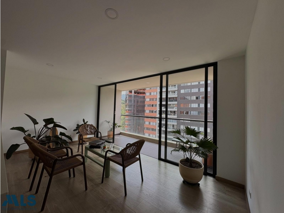 EN VENTA APARTAMENTO EN ENVIGADO EL TRIANON