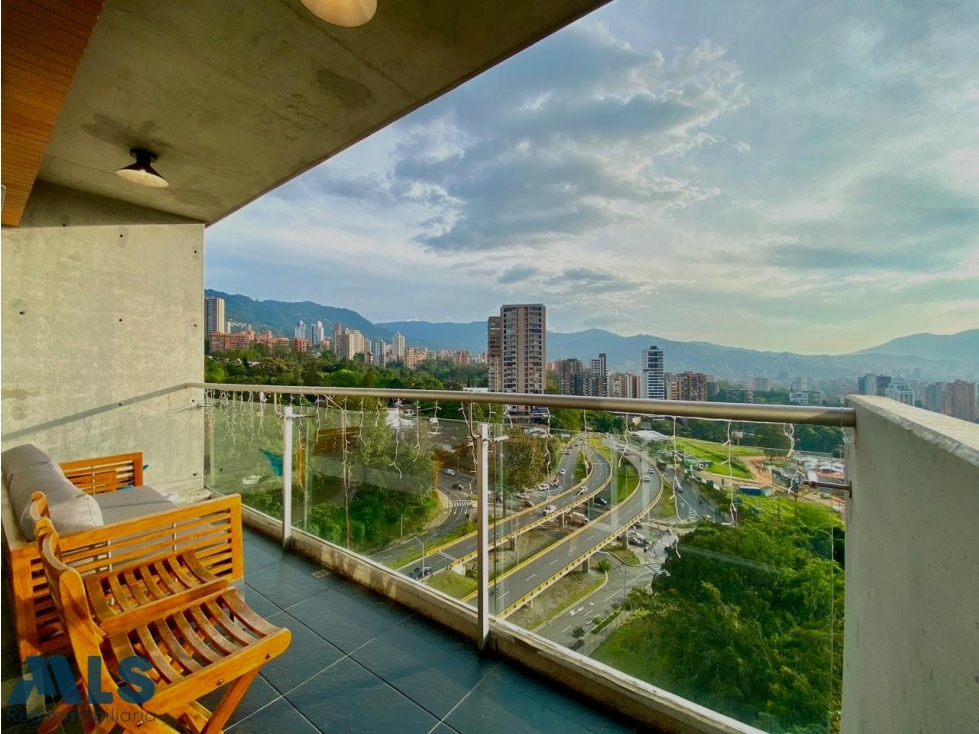 APARTAMENTO EN VENTA EL POBLADO LOS BALSOS — foto 2