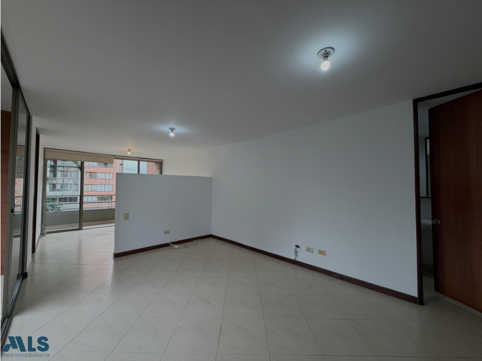 APARTAMENTO EN VENTA EL POBLADO PATIO BONITO — foto 3