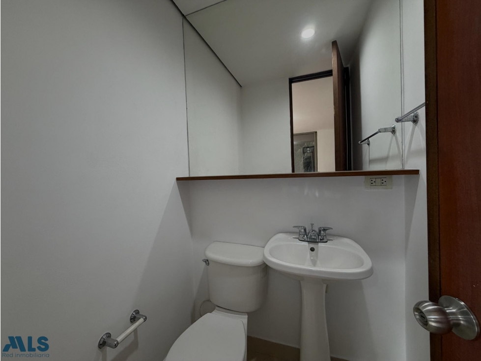 APARTAMENTO EN VENTA EL POBLADO PATIO BONITO — foto 5