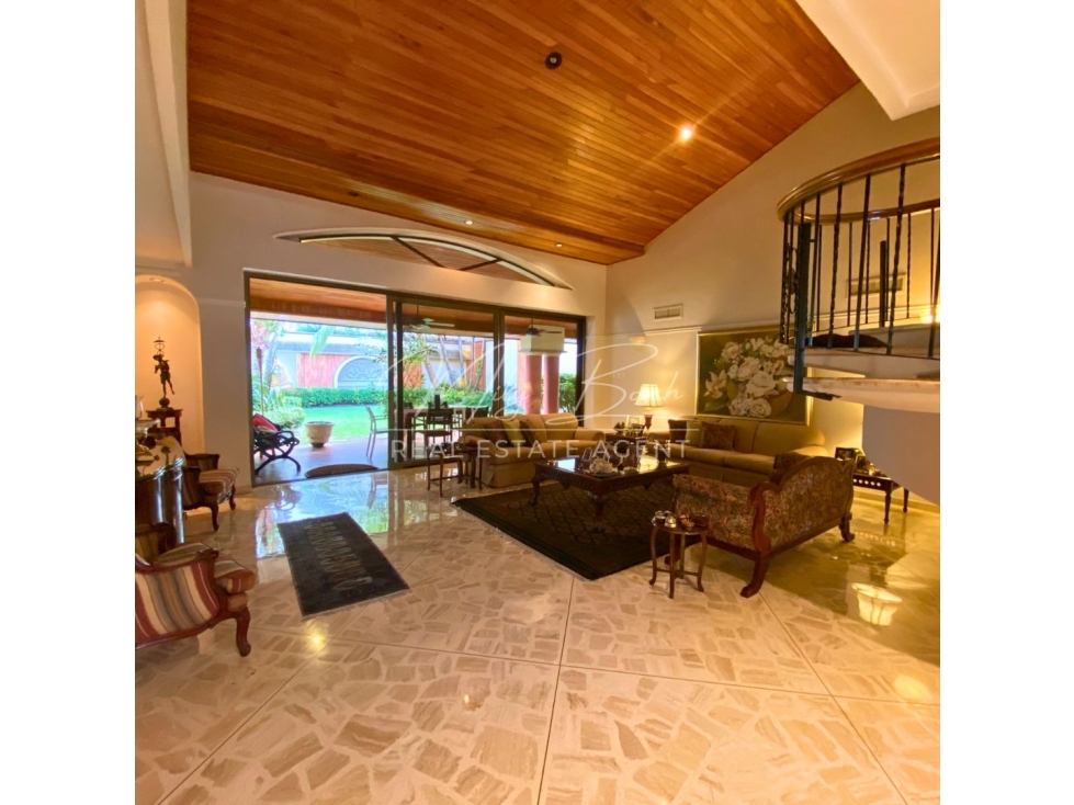 Gran casa ubicada en Riomar. — foto 3