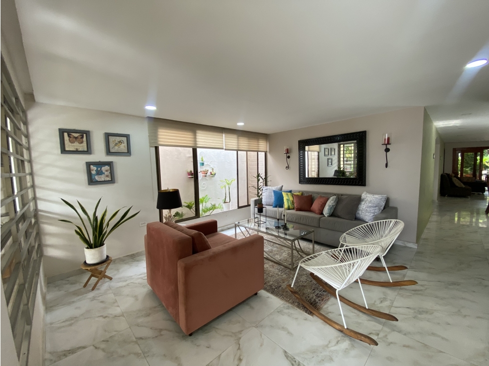 Ven conoce esta amplia, fresca y remodelada Casa — foto 2