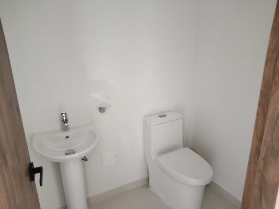 Se alquila consultorio en Pereira Cerritos — foto 2