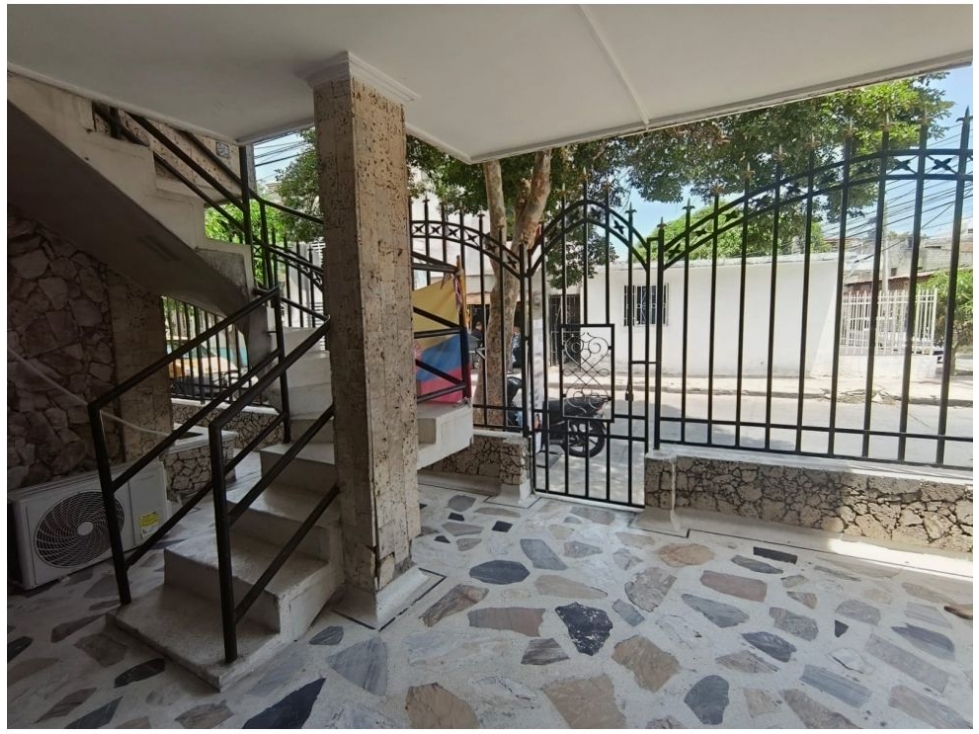 SE VENDE CASA CON DOS APTOS Y UN LOCAL CENTRO SANTA MARTA - VT244 — foto 3