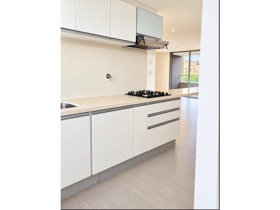 Excelente apartamento en venta, Loma de Los Benedictinos - Envigado — foto 4