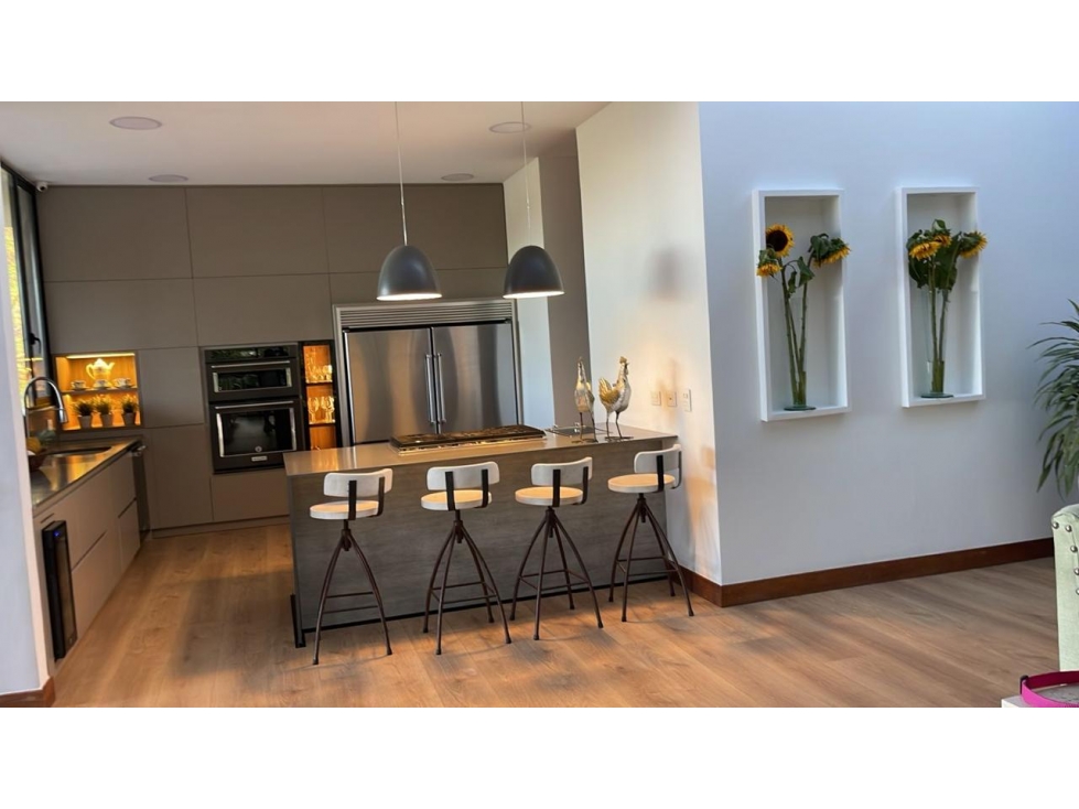 Casa en Venta, Alto de las Palmas - Envigado. Detrás del Mall Lemont