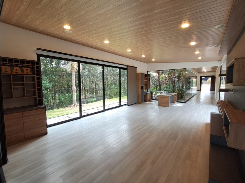 Casa de 1 nivel en arriendo - Llanogrande, Antioquía.