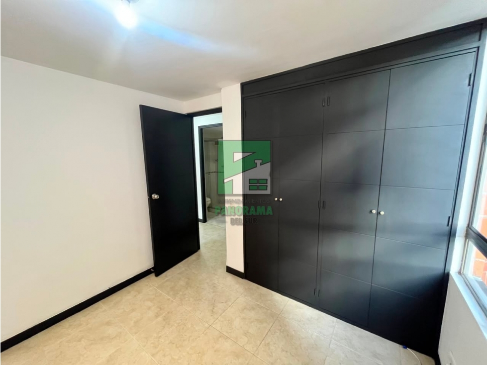 APARTAMENTO EN ARRIENDO CASTROPOL EN MEDELLIN — foto 4