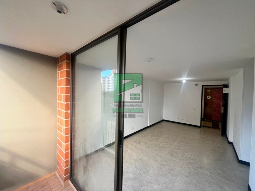APARTAMENTO EN ARRIENDO CASTROPOL EN MEDELLIN — foto 3