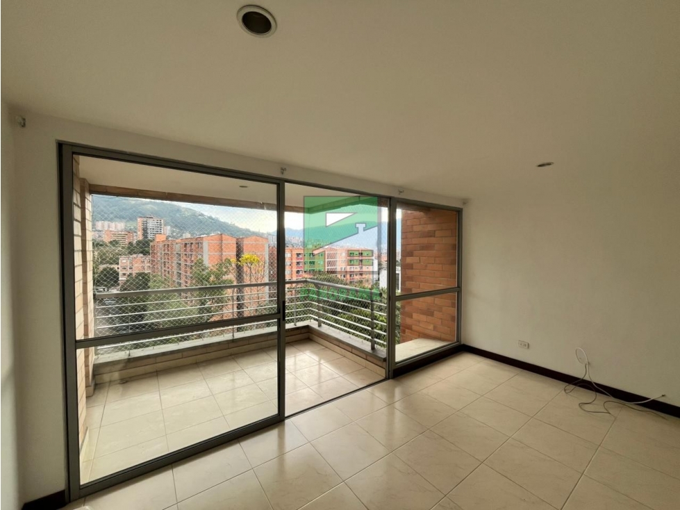 APARTAMENTO EN ARRIENDO LOMA DE LAS BRUJAS ENVIGADO