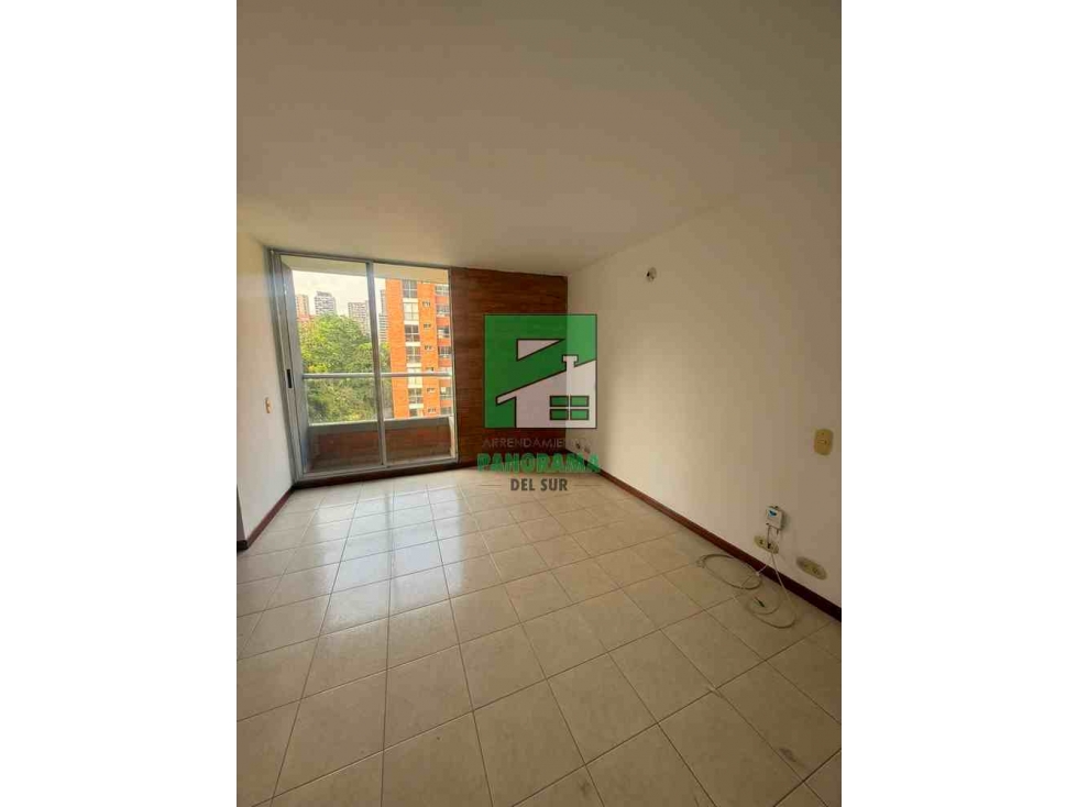 APARTAMENTO EN ARRIENDO CASTROPOL EL POBLADO — foto 2