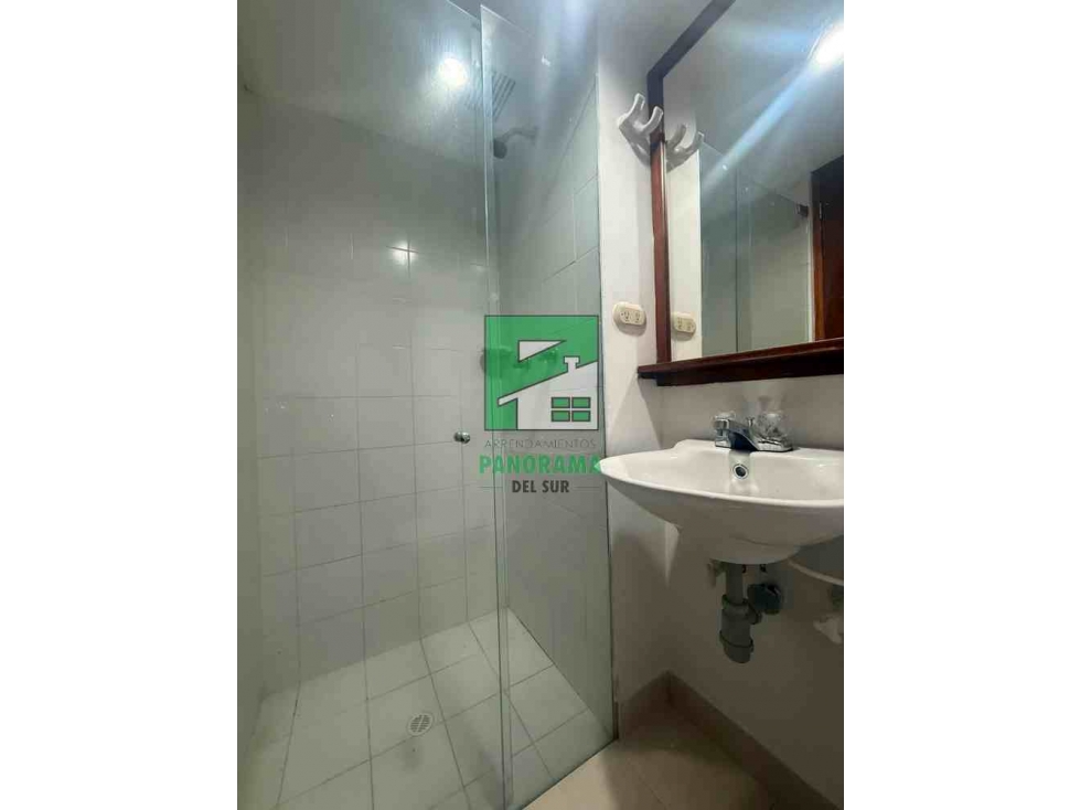 APARTAMENTO EN ARRIENDO CASTROPOL EL POBLADO — foto 5