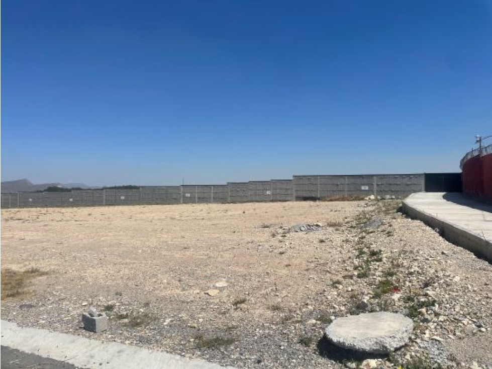 VENTA DE LOTE DE TERRENO COMERCIAL AL SUR, SALTILLO, COAHUILA — foto 2