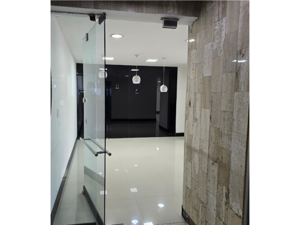 SE ARRIENDA OFICINA 97.2m2 EN CHAPINERO CALLE 72