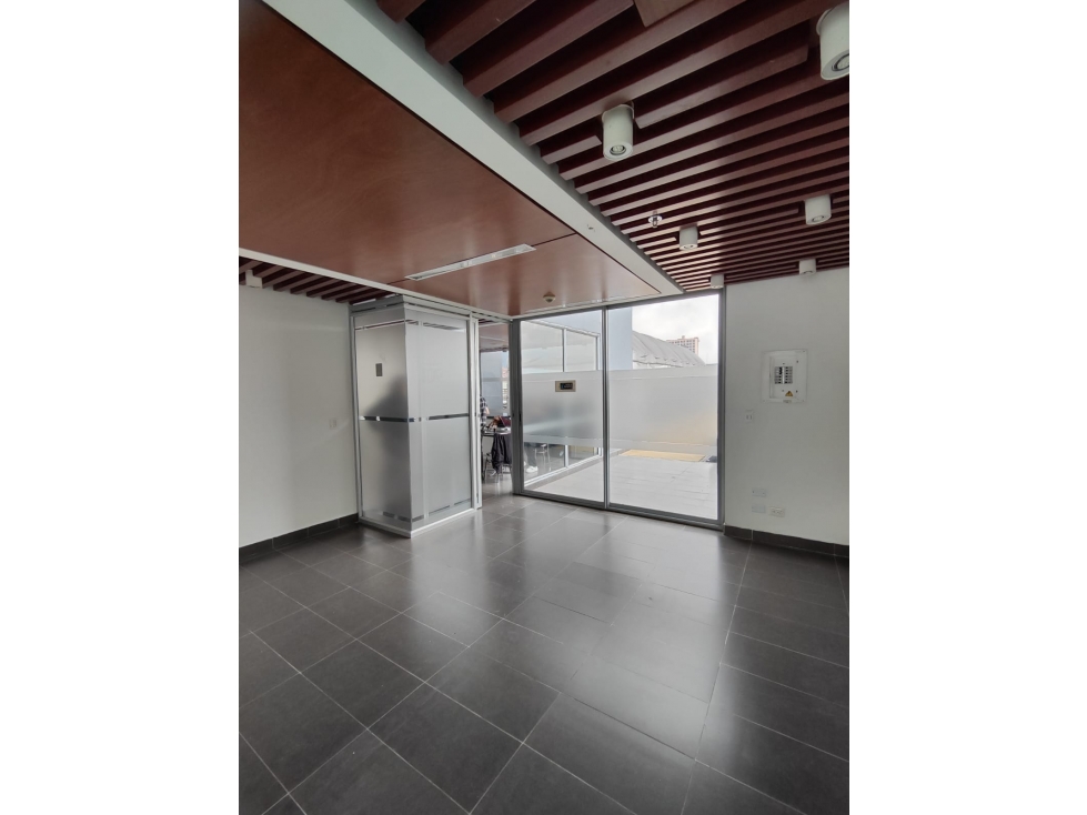 SE ARRIENDA CONSULTORIO DE 45M2 EN EL COUNTRY MEDICAL CENTER, BOGOTÁ