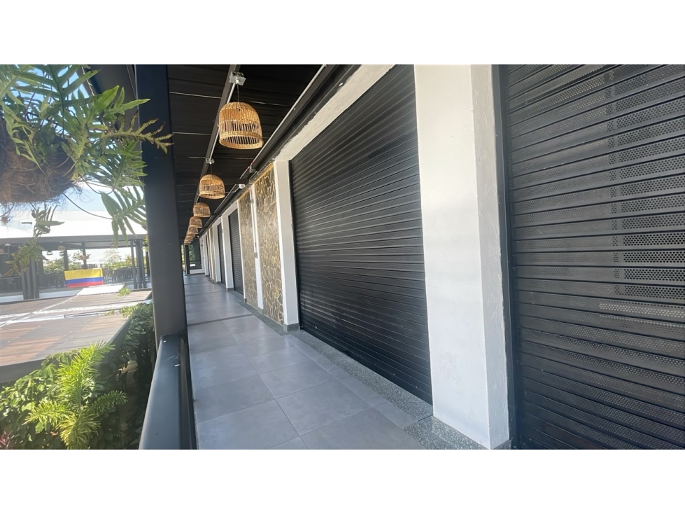 SE ARRIENDA LOCAL COMERCIAL MALL SAMARKANDA