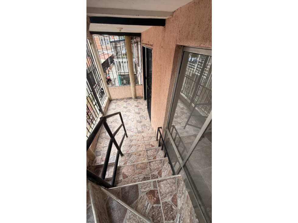 CASA EN VENTA AL ORIENTE DE CALI