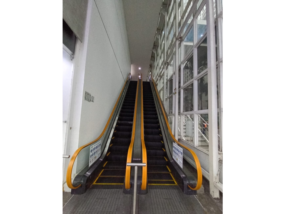 SE ALQUILA LOCAL COMERCIAL, EDIFICO PROFESIONAL VIDA - CALI — foto 3